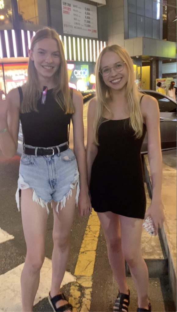 ポーランド美人姉妹