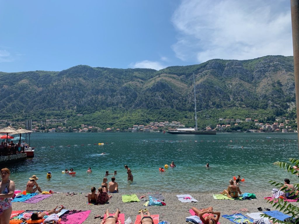 モンテネグロのビーチ