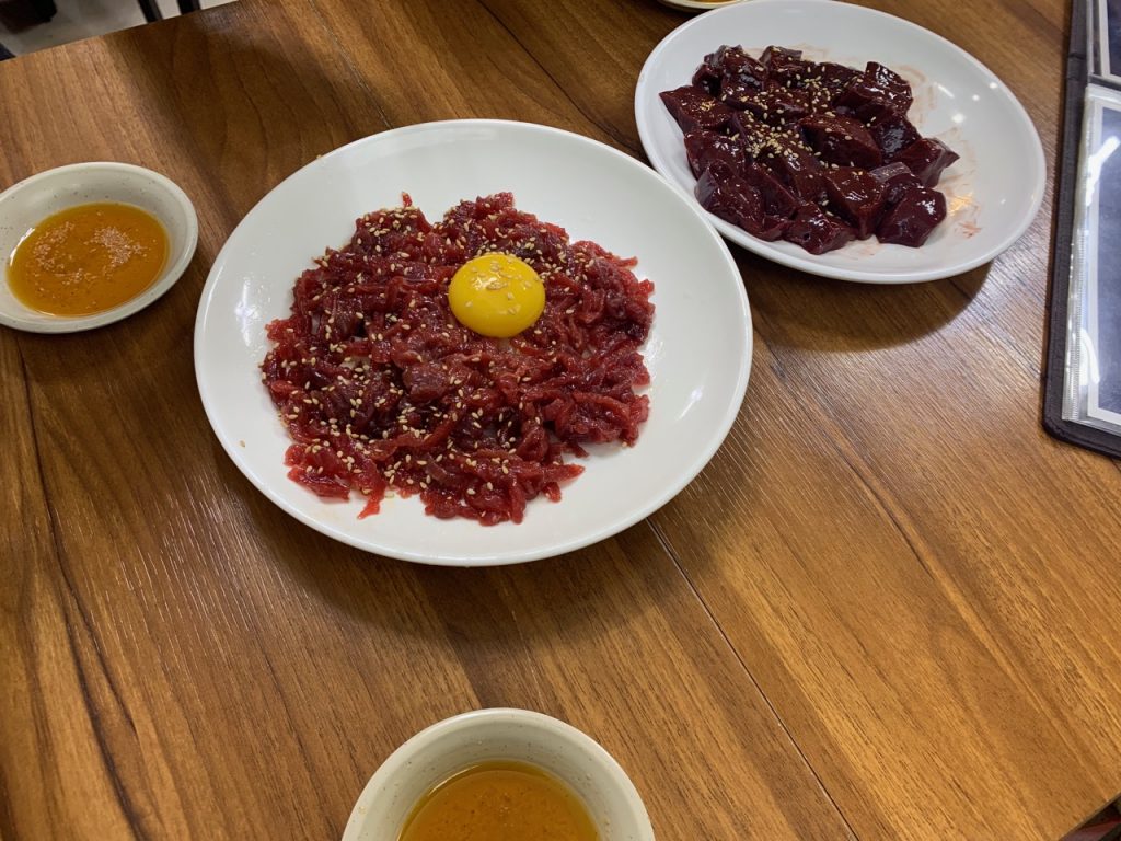 広蔵市場(ソウル)のユッケ