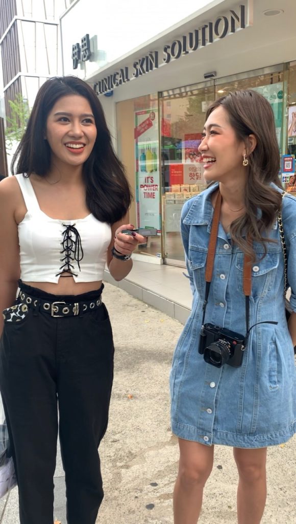 韓国で動画撮影した2人組