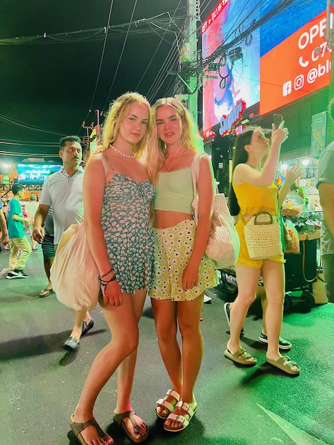 ドイツ人女性2人組