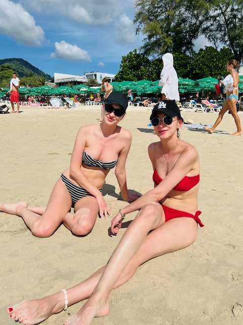 ウズベキスタン人女性2人組