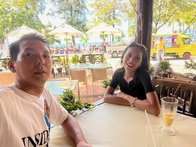 タイ人女性とレストラン