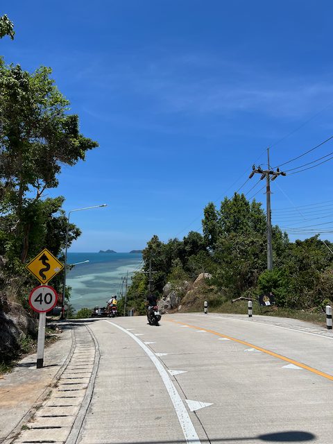パンガン島の道路