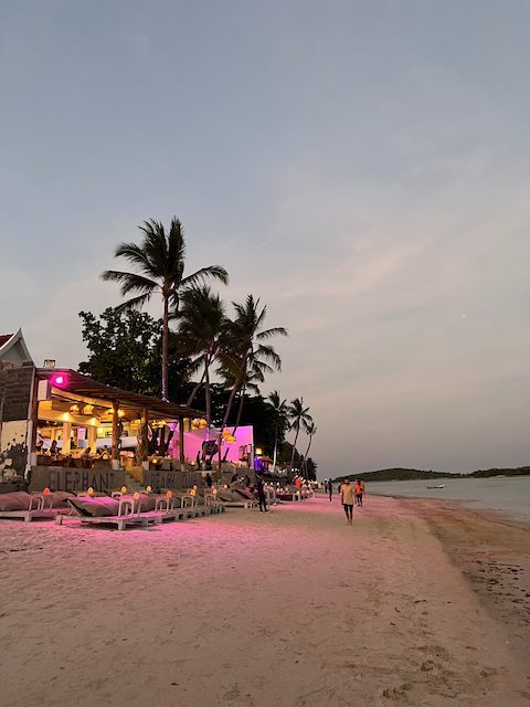 サムイ島のビーチ(夜)